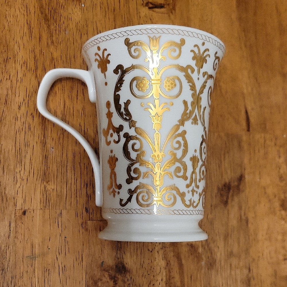 Dunoon Midas Fine Bone China Tea Cup Gold Boroque Design